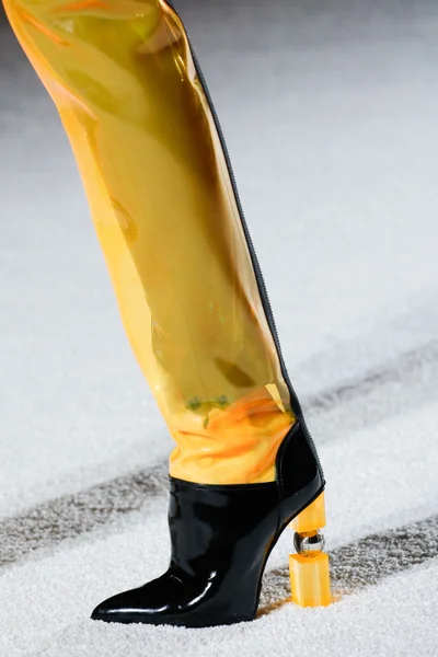 Look 94